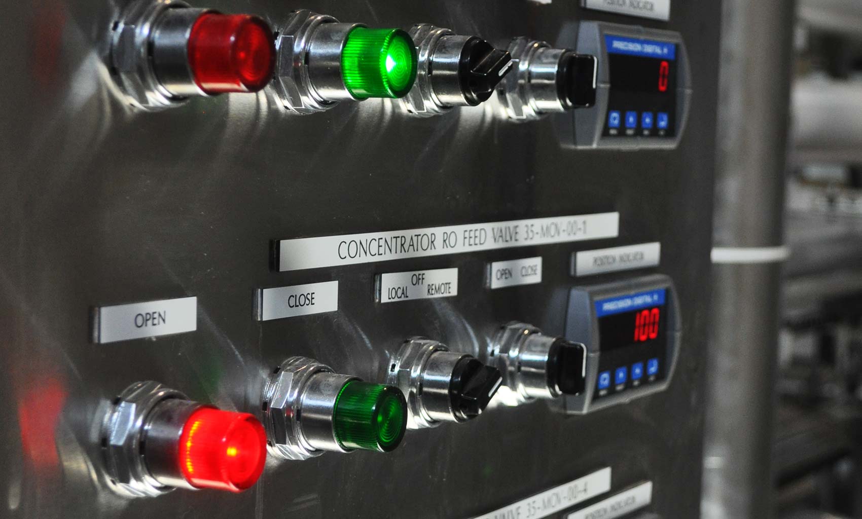Reverse osmosis train controls and indicators.jpg